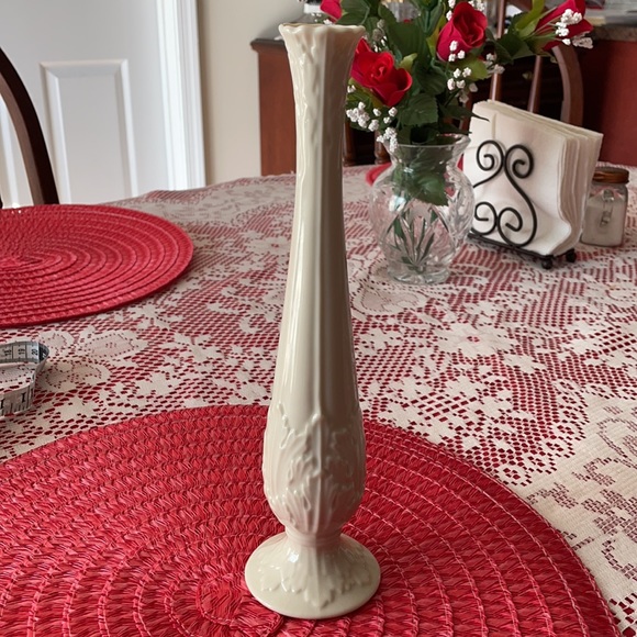 VINTAGE TALL ROSE VASE LENOX - Picture 3 of 3